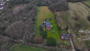 Photo 25- click for photo gallery